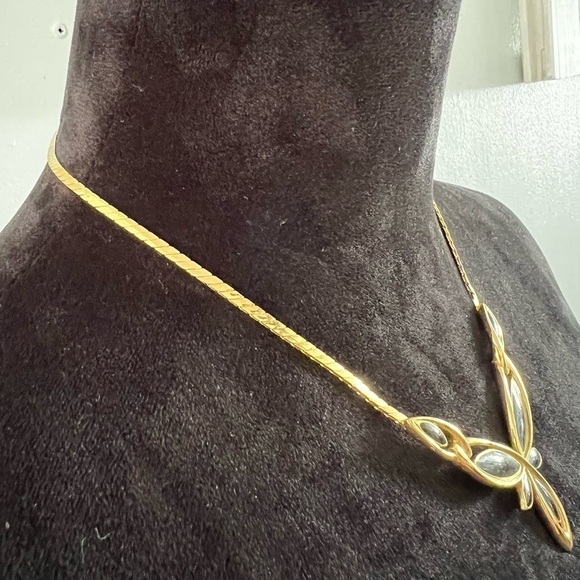 Vintage Trifari Gold Tone & Faux Onyx Statement Necklace Enamel Stone Abstract - Picture 5 of 10